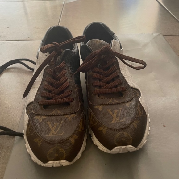 Selling Louis Vuitton Run Away’s Only Wore Once (Size 6 1/2) Authentic Designer - Picture 5 of 5